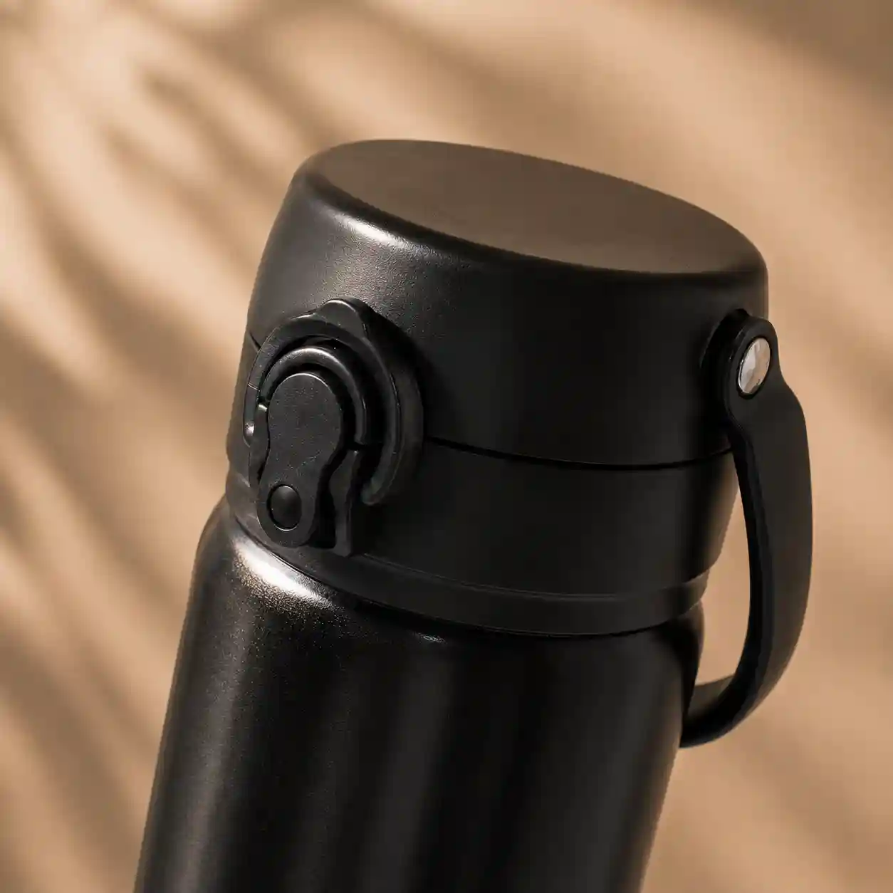 Tumbler Detail